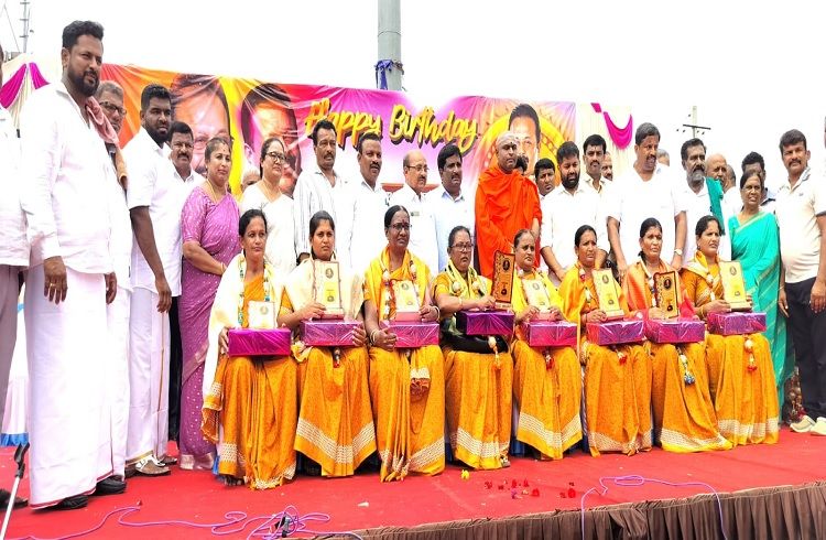 ಮಂಡ್ಯದ ಮದ್ದೂರಲ್ಲಿ ಕೃಷಿ ಸಚಿವ ಎನ್.ಚಲುವರಾಯಸ್ವಾಮಿ ಹುಟ್ಟುಹಬ್ಬ ಅರ್ಥಪೂರ್ಣವಾಗಿ ಆಚರಣೆ