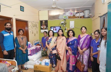 ಹಿರಿಯ ಜೀವಗಳಿಗೆ ರೈಲ್ವೆ ಮಹಿಳಾ ಕಲ್ಯಾಣ ಸಂಸ್ಥೆ ಆಸರೆ: ವೃದ್ಧಾಶ್ರಮಕ್ಕೆ ₹75,000 ಮೌಲ್ಯದ ನೆರವು